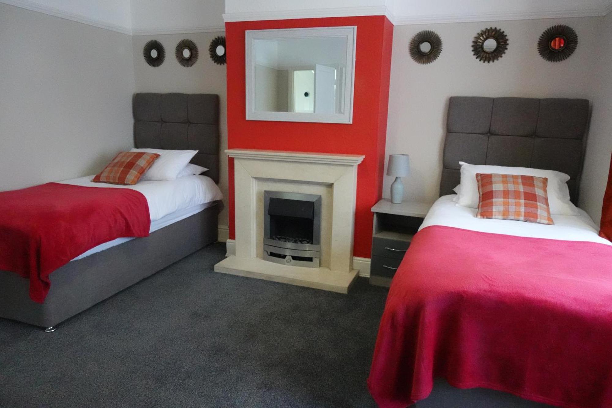 Huge 9 Bed Property Sleeps 17, Near Nec, City Centre, Hs2 バーミンガム エクステリア 写真