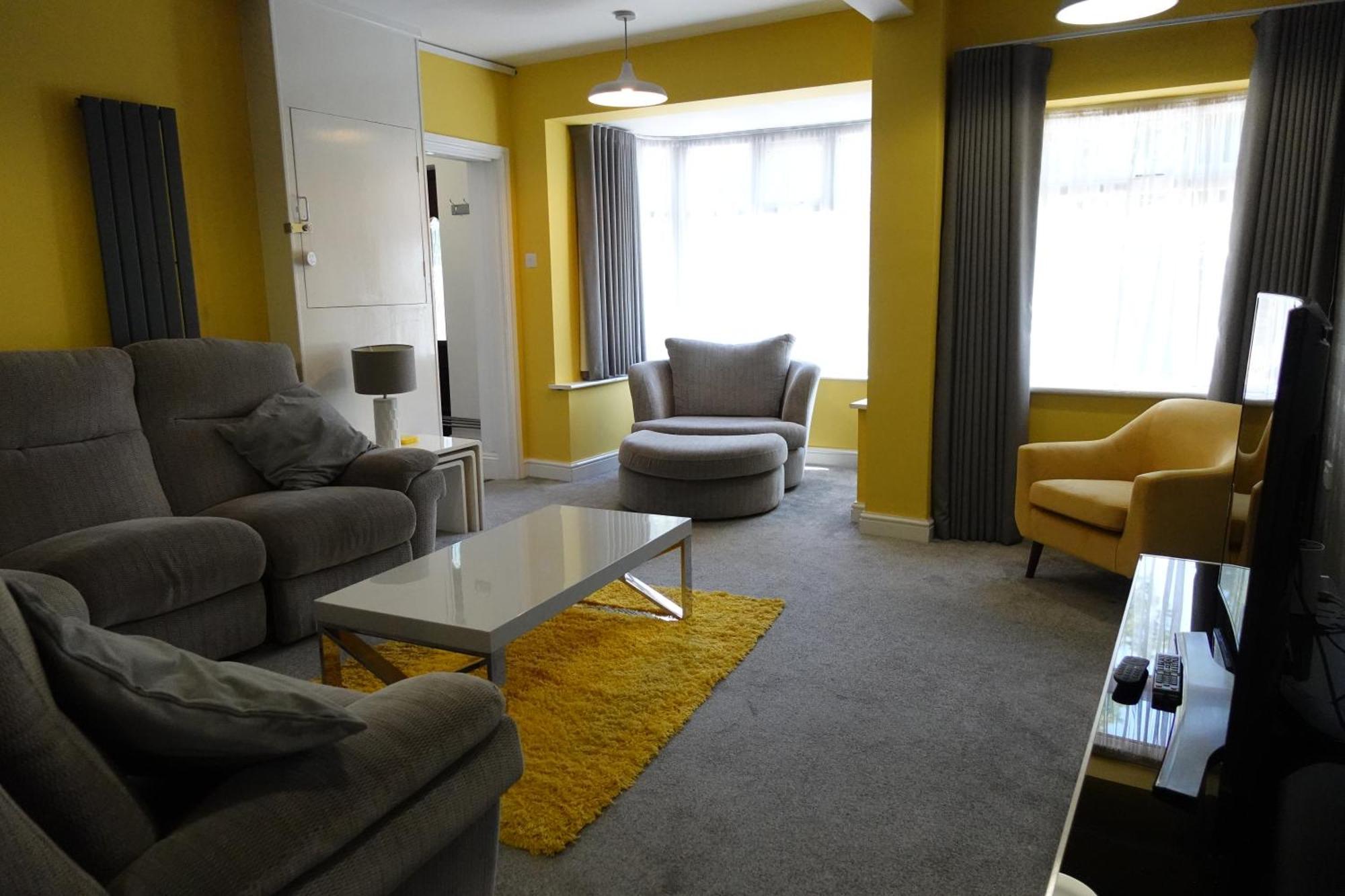 Huge 9 Bed Property Sleeps 17, Near Nec, City Centre, Hs2 バーミンガム エクステリア 写真